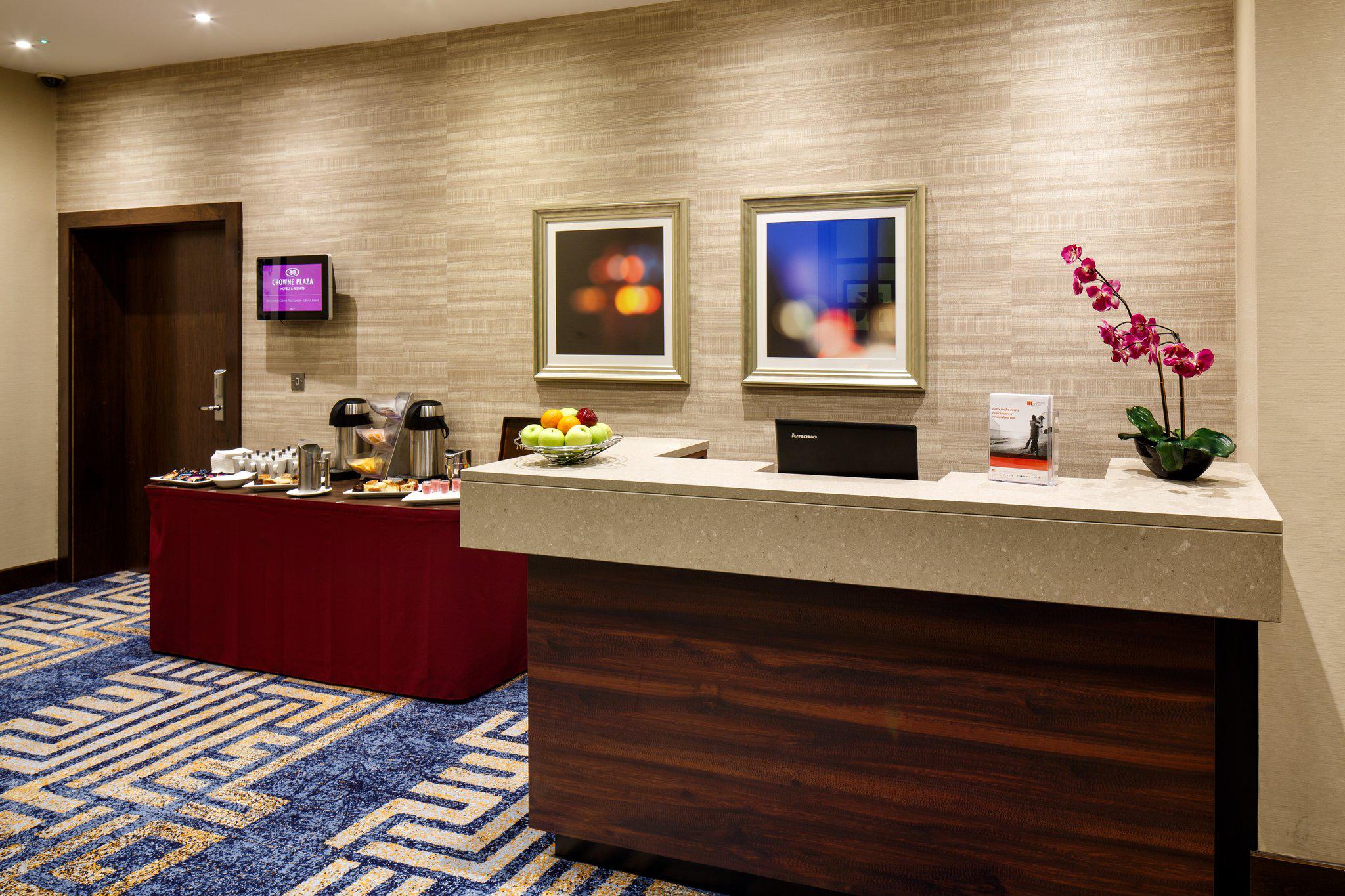 Crowne Plaza London - Gatwick Airport, an IHG Hotel Crawley 01293 608608