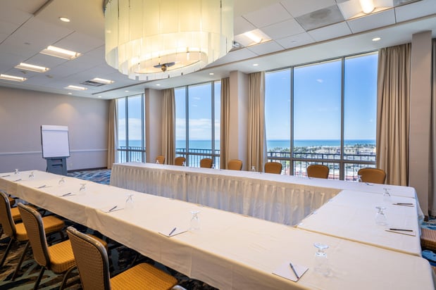 Images Crowne Plaza Ventura Beach by IHG
