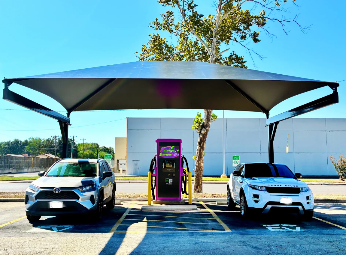 Convenient and modern EV charging awaits at EnergizeNGo in Windcrest, TX. Featuring covered charging stations and easy-access parking designed to deliver a comfortable charging experience for electric vehicle drivers.