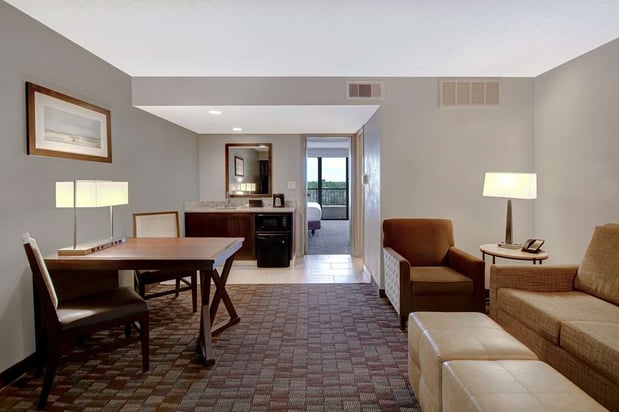 Images Embassy Suites by Hilton Jacksonville Baymeadows