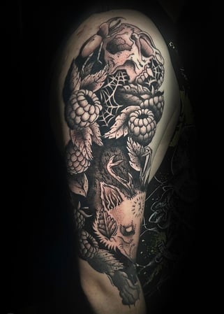 Bilder Bloody Dogs Tattoo & Piercing Inh. Robert Pongrácz