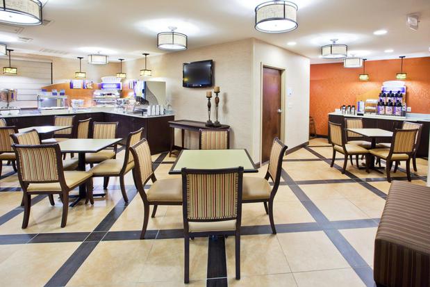 Images Holiday Inn Express Peachtree Corners-Norcross by IHG