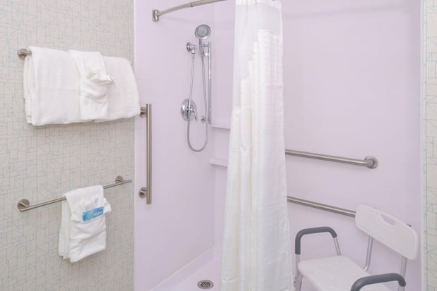 Images Holiday Inn Express & Suites Omaha - 120th And Maple by IHG