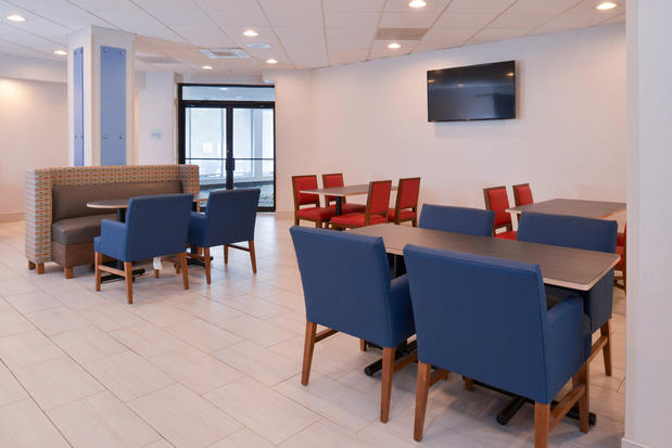 Images Holiday Inn Express Towson Baltimore N by IHG