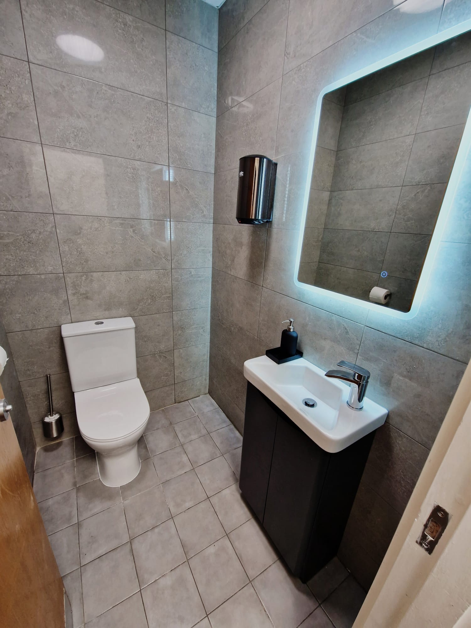 Revive Bathrooms and Flooring 14