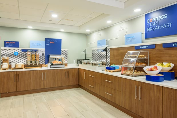 Images Holiday Inn Express & Suites Hampton South-Seabrook by IHG