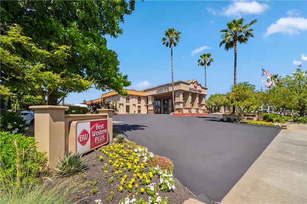 Images Best Western Plus Hilltop Inn