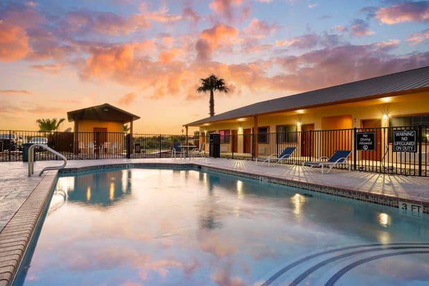 Images Best Western Hebbronville Inn