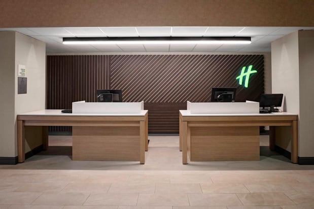 Images Holiday Inn & Suites Boston-Peabody by IHG