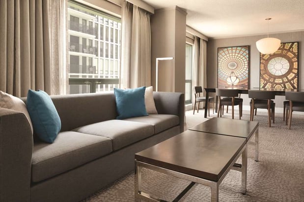 Images Hilton Chicago/Magnificent Mile Suites