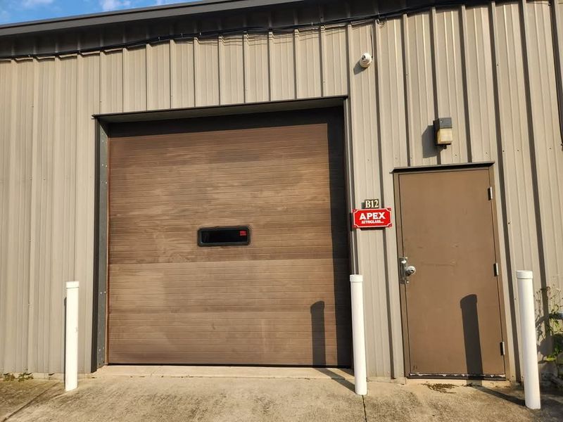 Images Apex Auto Glass LLC
