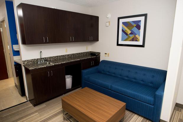 Images Holiday Inn Express & Suites Statesville, an IHG Hotel