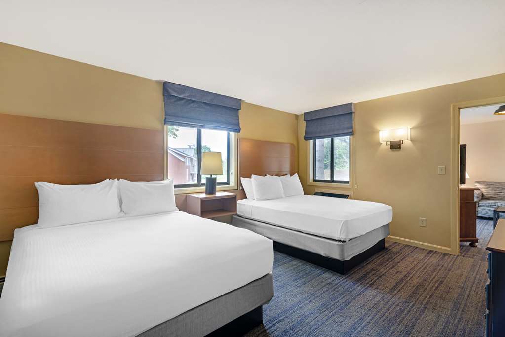 Accessible 2 Queen Suite
