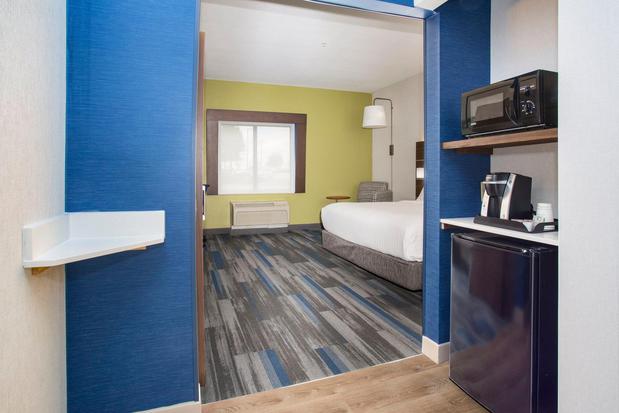 Images Holiday Inn Express Kansas City - at the Legends by IHG