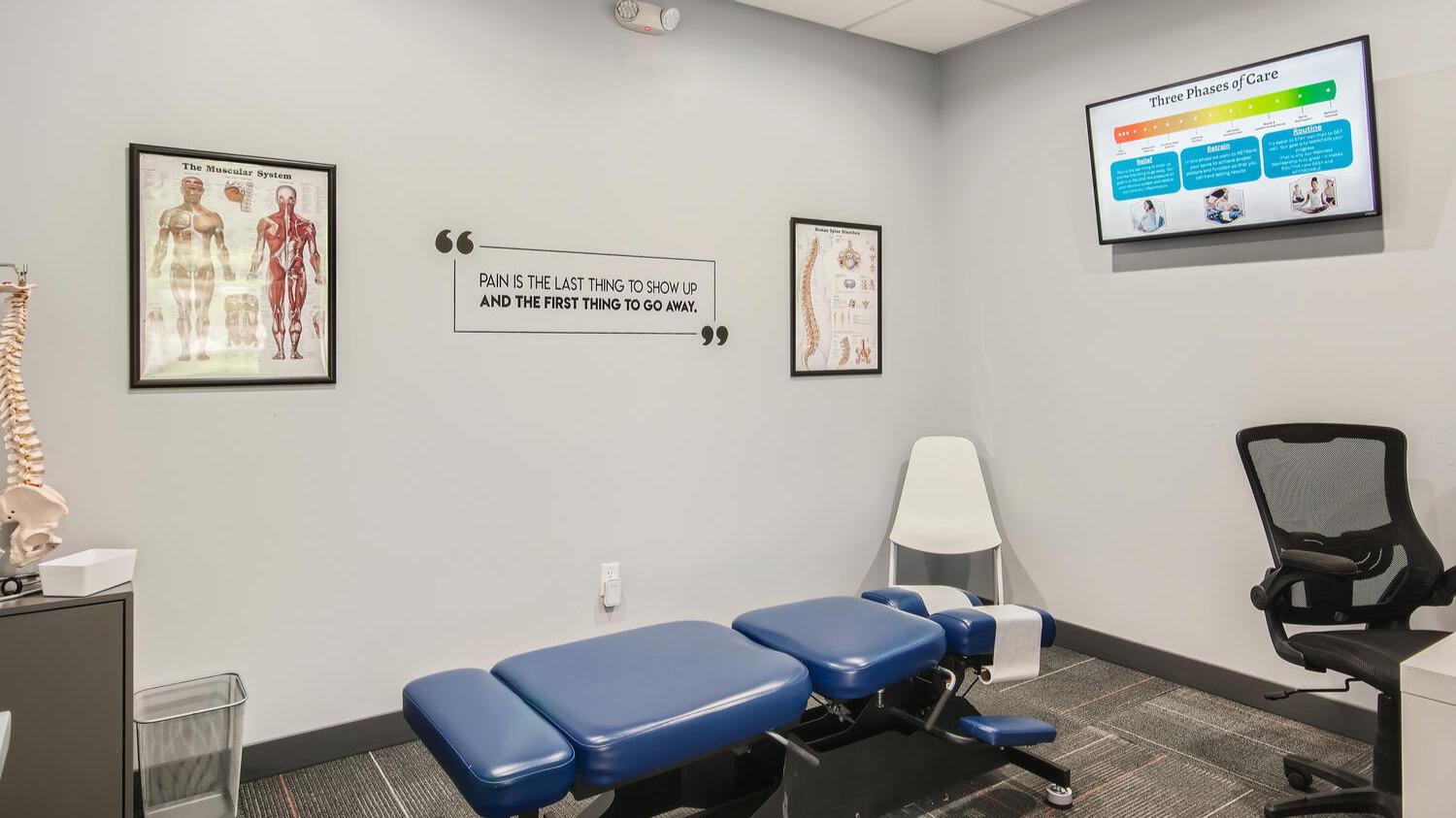 NuSpine Chiropractic provides convenient retail locations, Evening and weekend hours, maximum 15-minute visits, and online payments and check-ins.