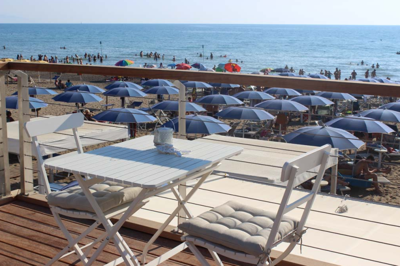 Images Santa Lucia - Beach e Restaurant
