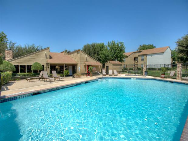 Images Summit Ridge Apartments