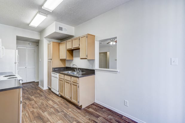 Images Saxony at Chase Oaks Apartments