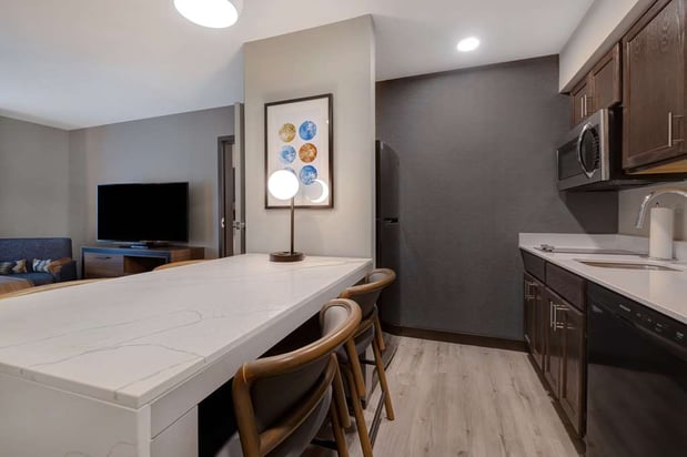 Images Homewood Suites by Hilton Oak Creek Milwaukee