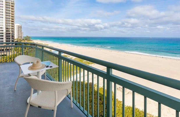 Images The Singer Oceanfront Resort, Curio Collection by Hilton