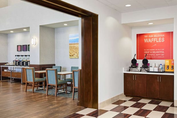 Images Hampton Inn & Suites Ridgecrest