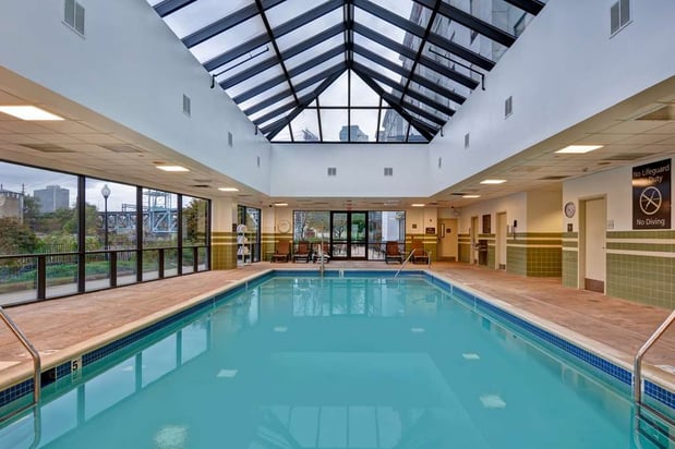 Images Hampton Inn & Suites Newark-Harrison-Riverwalk