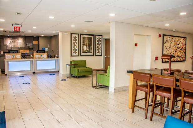 Images Holiday Inn Express Allentown North by IHG