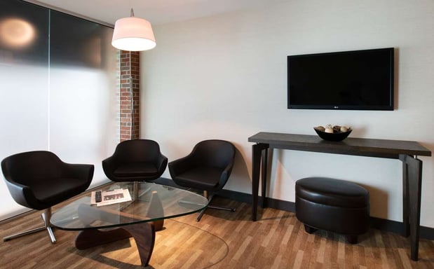 Images DoubleTree by Hilton Hotel & Suites Charleston Airport