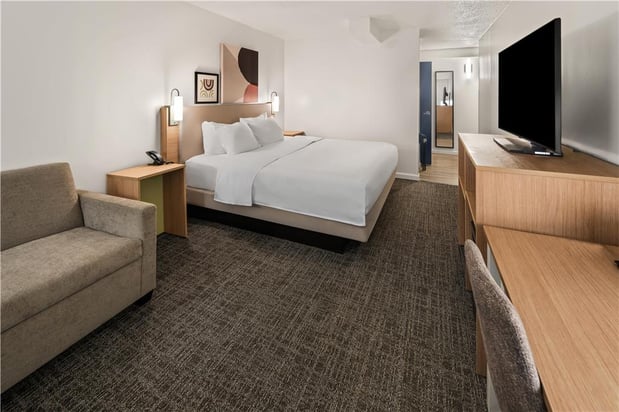 Images Spark by Hilton Waldorf