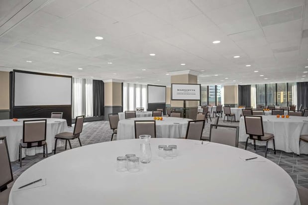 Images The Marquette Hotel, Curio Collection by Hilton