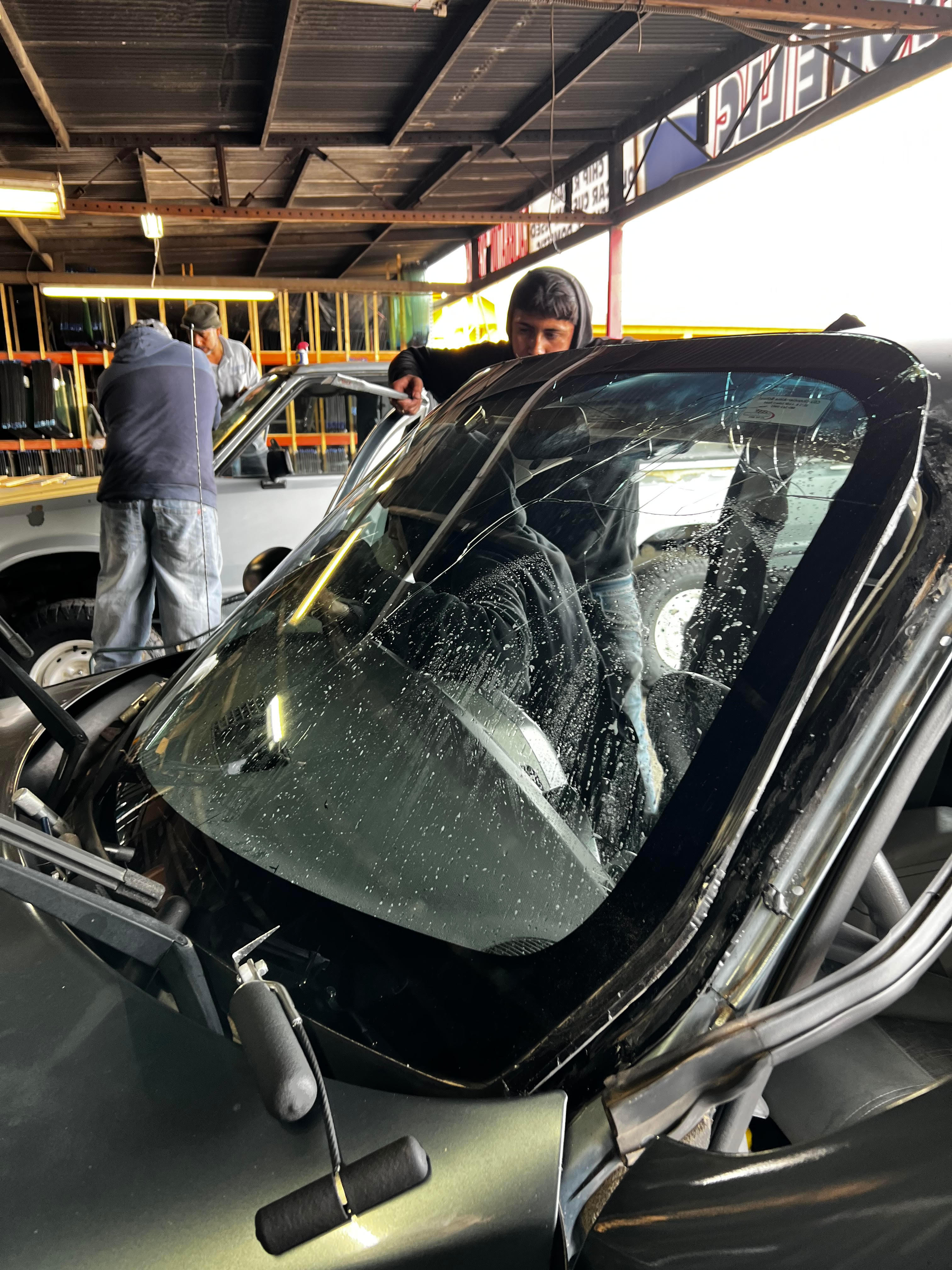 The Glass Store LLC Logo