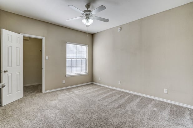 Images Saxony at Chase Oaks Apartments