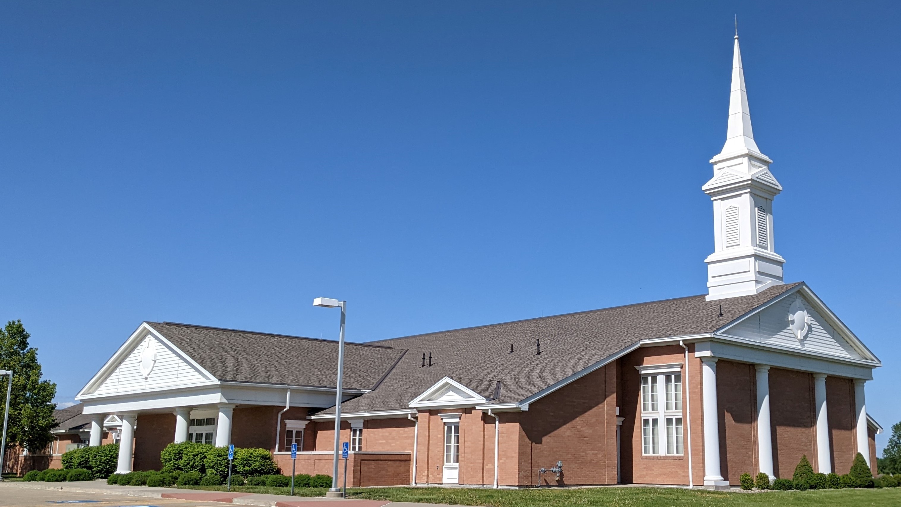 The Church of Jesus Christ of Latter-day Saints meetinghouse for the Far West Stake Fishing River Ward, the Far West Stake Crooked River Ward, and the Liberty Stake Kearney Ward located at 202 West 19th Street, Kearney, MO