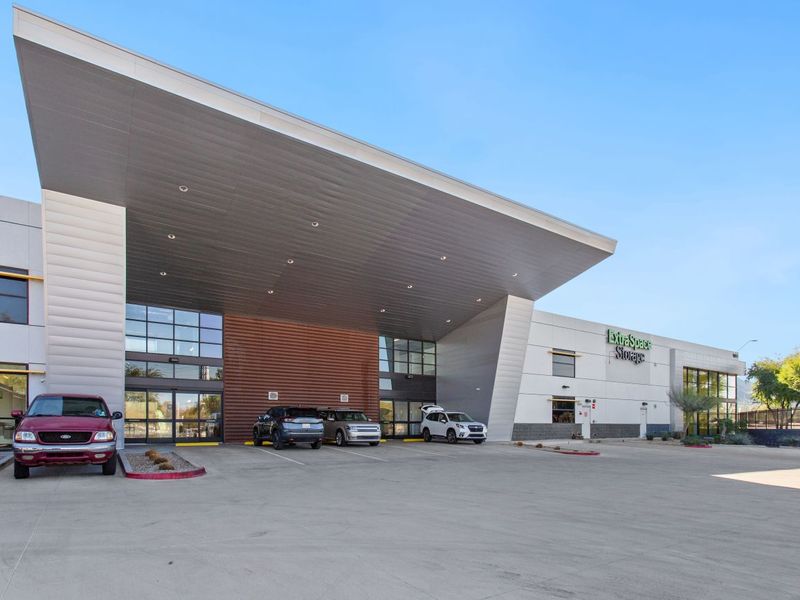 Extra Space Storage Image