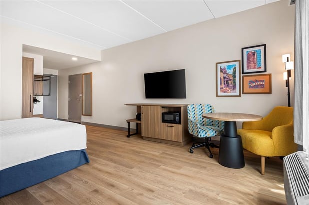 Images Hampton Inn and Suites by Hilton Intercourse