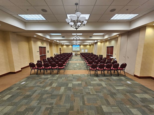 Images Holiday Inn Madison at the American Center by IHG