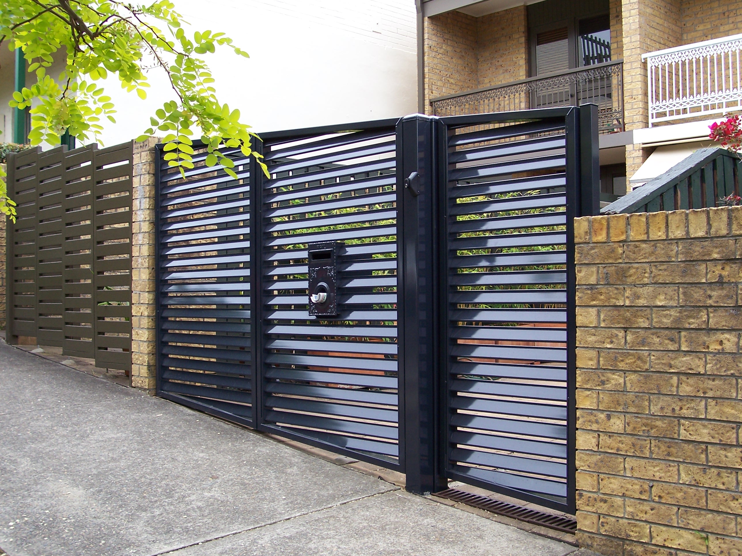 Dunn & Farrugia Fencing And Gates Queanbeyan East (02) 6284 2688