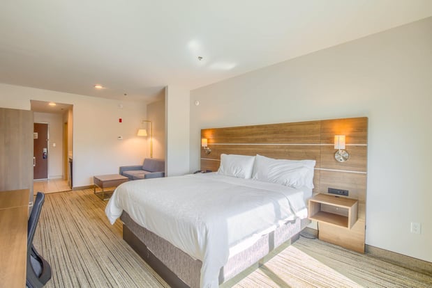 Images Holiday Inn Express & Suites Gulf Shores by IHG