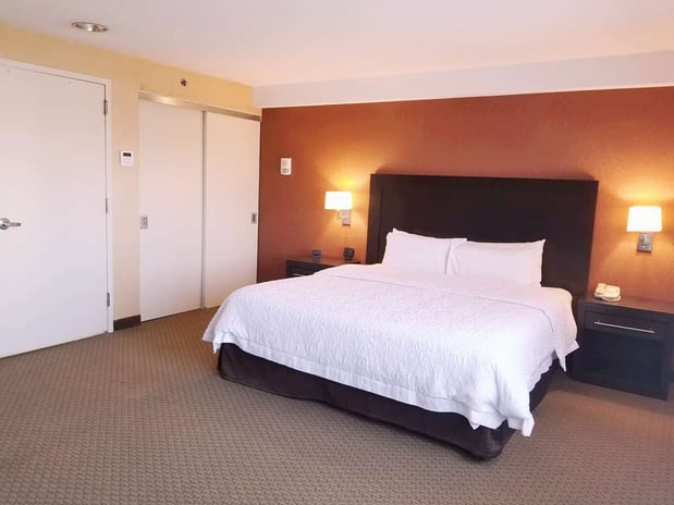 Images Hampton Inn & Suites Boston Crosstown Center