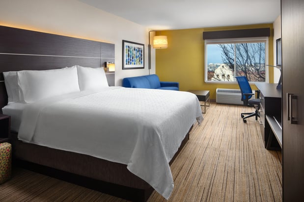 Images Holiday Inn Express & Suites Belmont by IHG