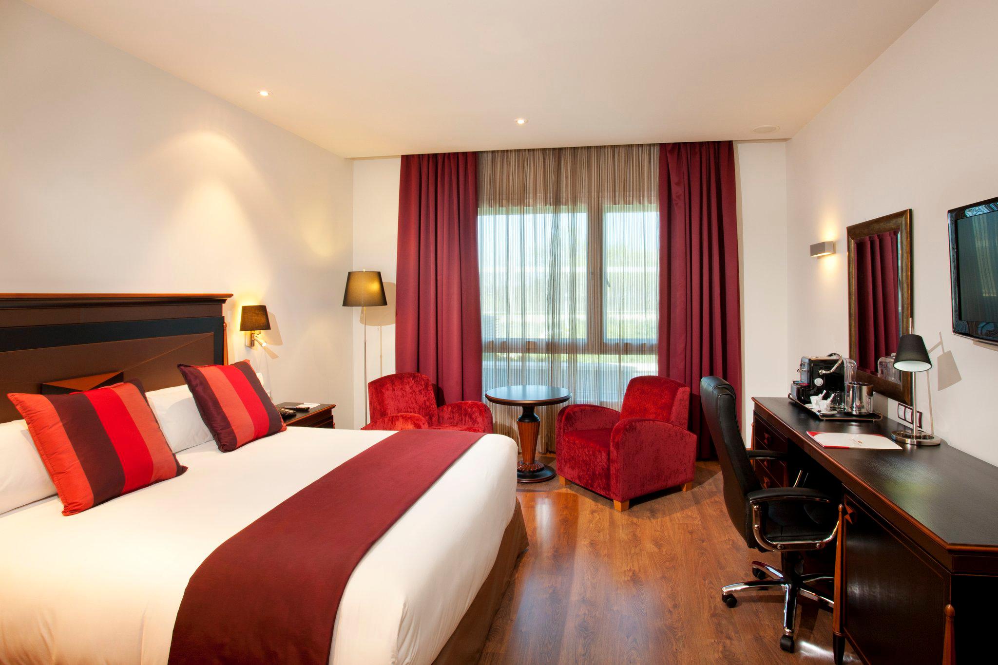 Images Crowne Plaza Madrid Airport, an IHG Hotel