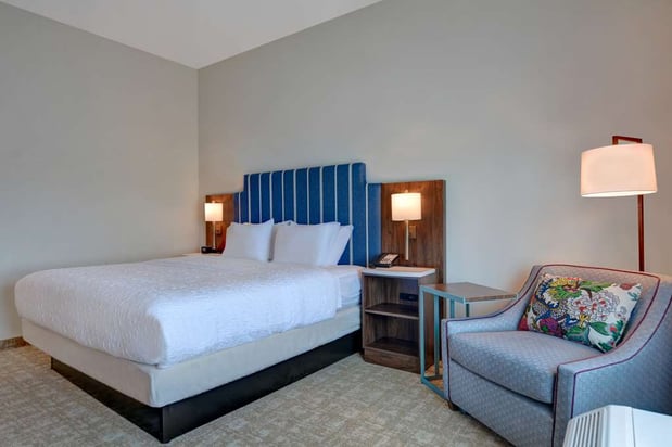 Images Hampton Inn & Suites Nashville Downtown Capitol View