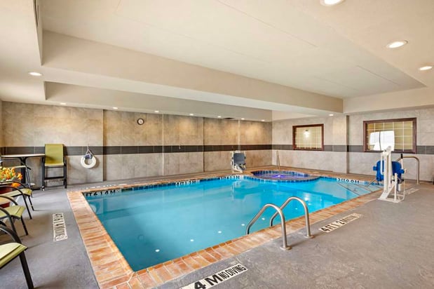 Images Best Western Plus Pratt