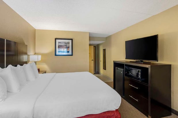 Images Best Western Harrisburg North