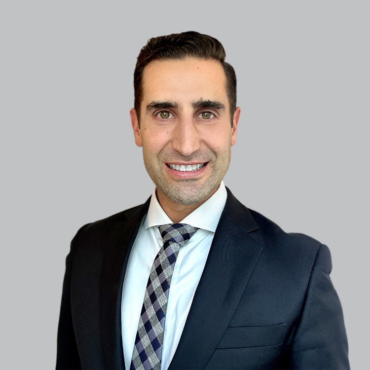Headshot of Nicholas DeNicolo, a wealth advisor at Chase