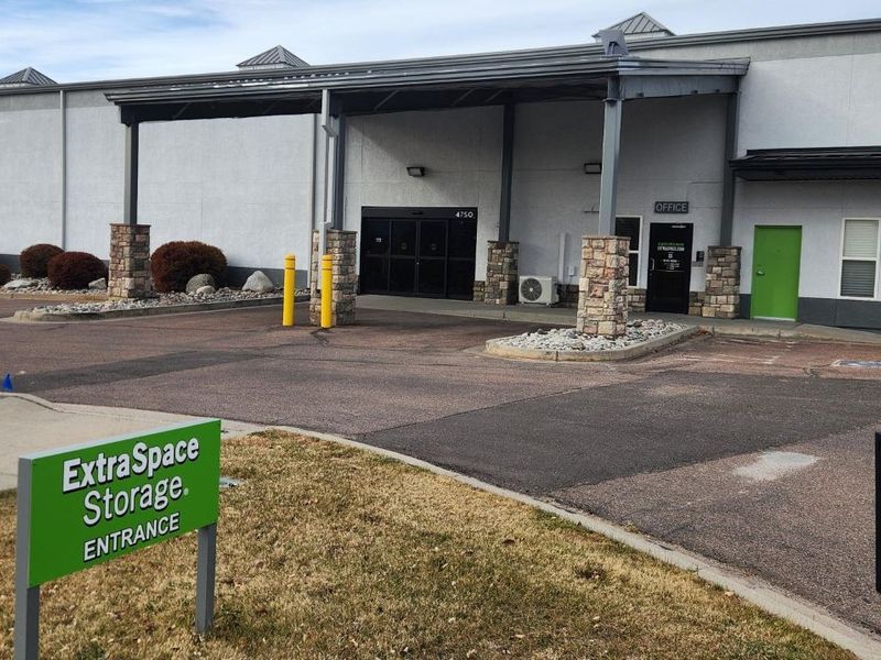 Images Extra Space Storage