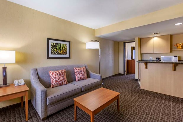 Images Best Western Plus Scottsdale Thunderbird Suites