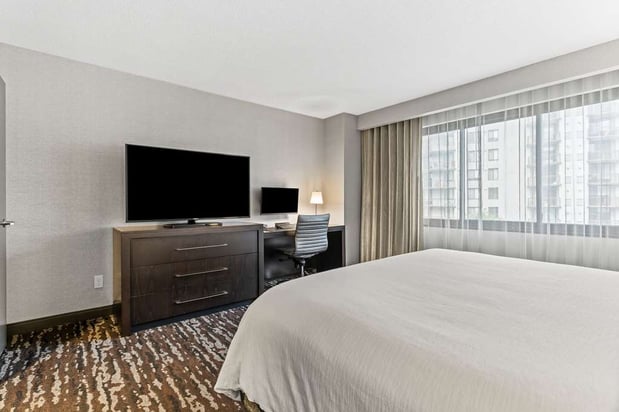 Images Embassy Suites by Hilton Crystal City National Airport