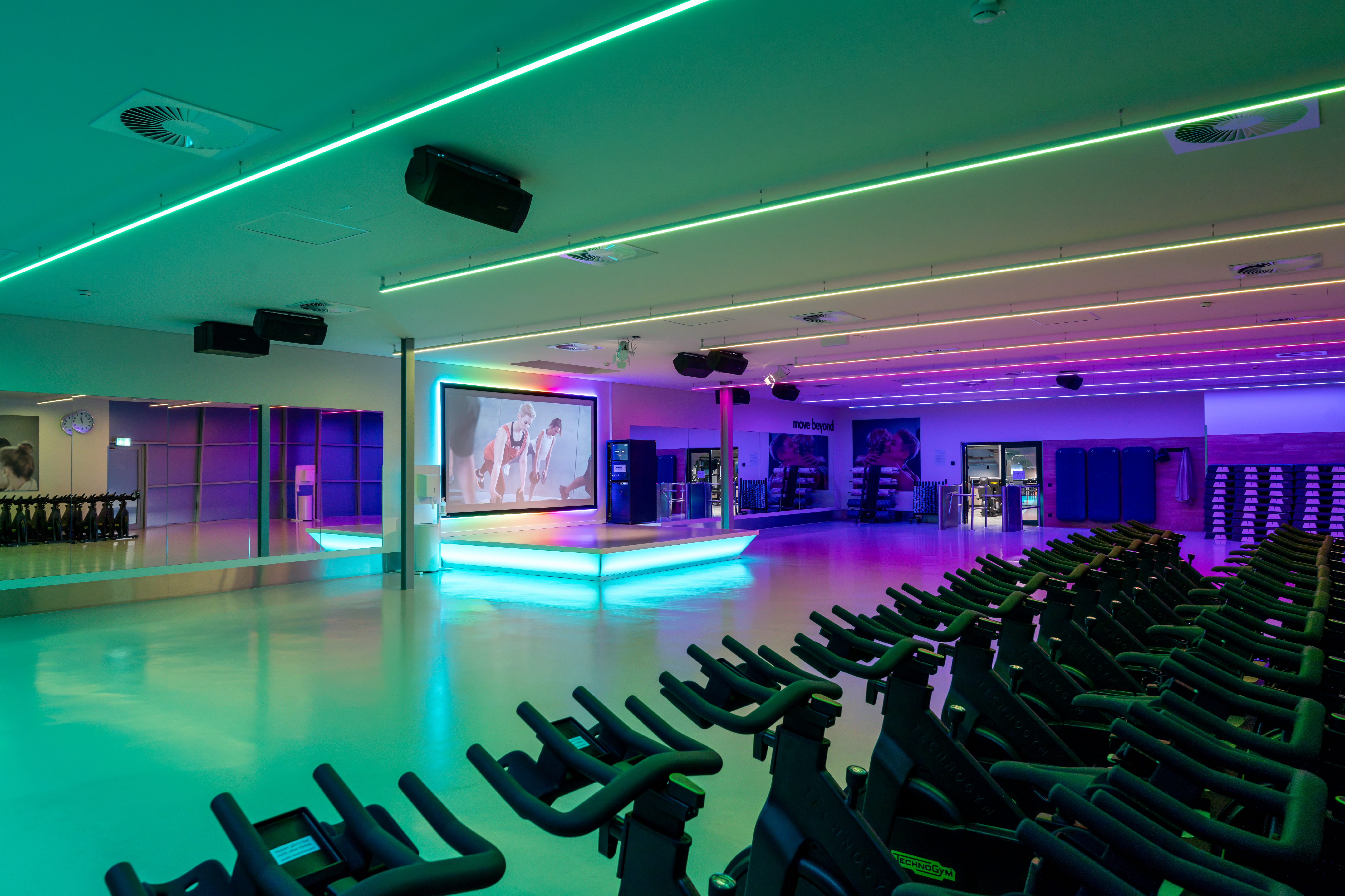 FitX Fitnessstudio, Rheinstraße 7 in Neuss