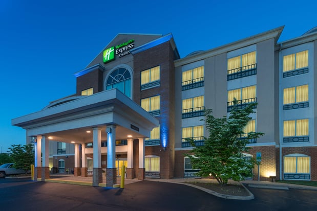 Images Holiday Inn Express & Suites Woodbridge by IHG